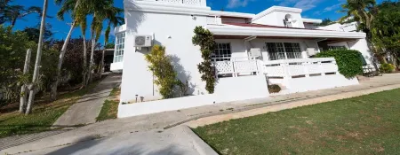 Summer Stay Отели рядом с достопримечательностью «Мариана Резорт & Спа»