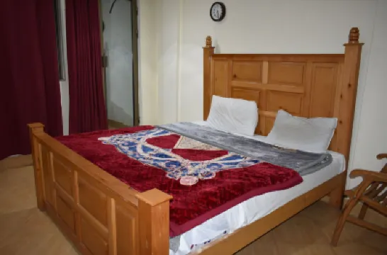 Hotel Kashmir Continental Hotels in 