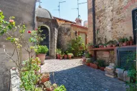 Villa Chianti, Your Secret 4 Bedrooms Retreat with View over the Vineyards in Marcialla - Homestays