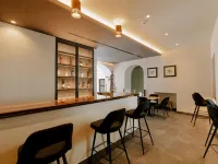 Casa del Cardenal Hotels near Roman bridge