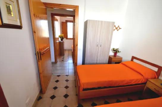 Teoma Holiday Home with Climate and Parking for 5 Guests