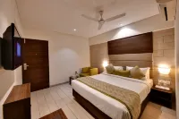 Click Hotel Vadodara 4 Mins Walk for the Railway Station