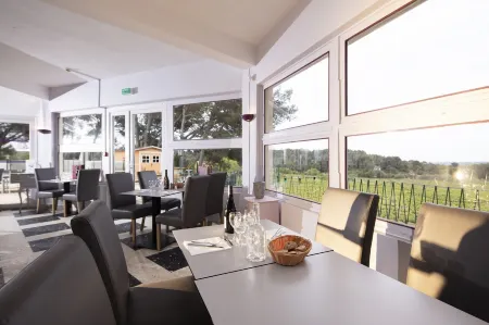 Hotel les Rocailles Отели в г. Пузоль