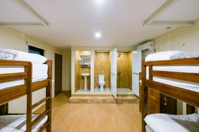 Caroline Hostel Hotel a 