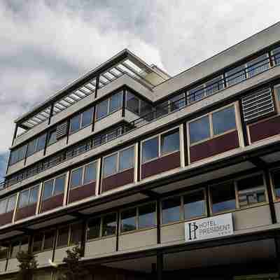 Hotel President Hotel Exterior