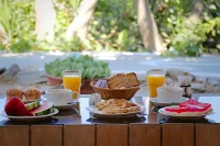 Ailouros Summer Hotel