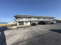 Super 7 Inn