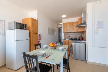 Seashells Penthouse Hot Tub Seaview by Getaways Malta Отели рядом с достопримечательностью «St. Paul's Bay Wignacourt Tower»