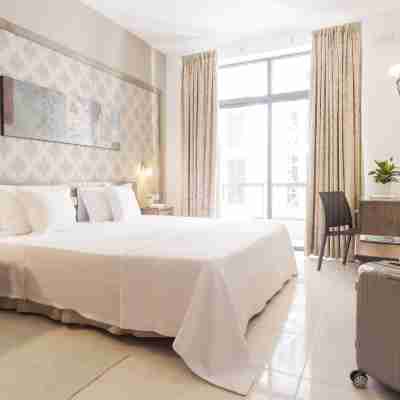 Alexandra Hotel Rooms