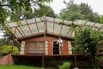 Los Pinos Cabins & Reserve Hotels near Monteverde Butterfly Gardens