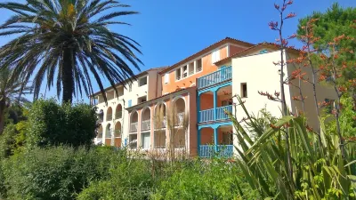 Large Terrace, 50m from Beach with Sea View + Private Pool Parc Aventure de la Coudou附近的飯店