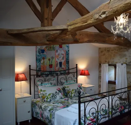 Gîte Lavande. Prachtig Gerestaureerde Gite met Verwarmd Zwembad in de Charente 셍발리에 호텔