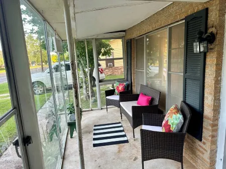 Lottie Mae’s Place has a warm cozy homely vibe. 2 minutes from town