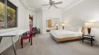 Camelback Mountain Mansion - Scenic Views, Pool, Spa, Putting Green and More!