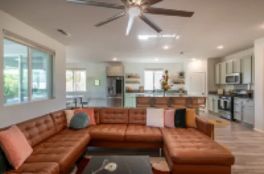 Luxurious Backyard with Heated Pool and Spa - Stunning Oasis