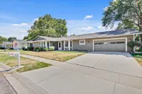 Stunning Golf Course Retreat 4BR Home Hotels in Eagle