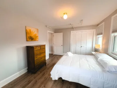 Water Access 5-Bed 2-Bath Retreat