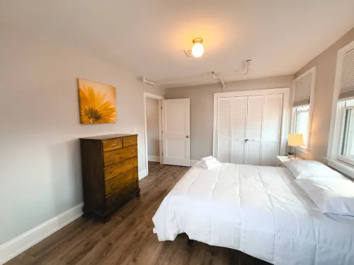 Water Access 5-Bed 2-Bath Retreat Hoteles en Hyannis