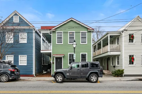 Charming Oasis with Spacious Living and Grill - Serene Getaway Retreat