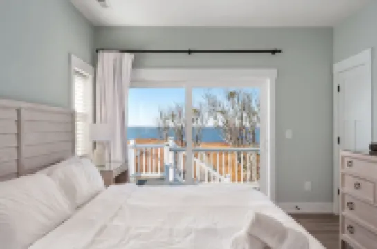 Stunning Coastal Retreat with Private Pool and Game Room - Luxurious Escape