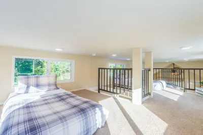 ElkCreekInn: creekside tiny home Hotels near La Push Beach