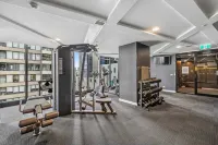 City Hidden Gem - Delux 2B with Parking/Balcony/Pool/Sauna/Gym, Walk to Crown!