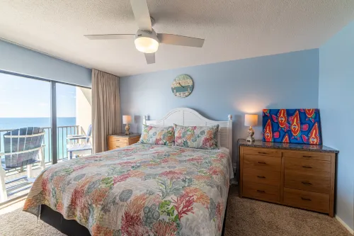 Luxurious Gulf Front Pool and Scenic Balcony - Charming Coastal Getaway Hotels in Lower Grand Lagoon