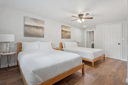 Spacious Gathering Areas and Pool Table - Inviting Retreat