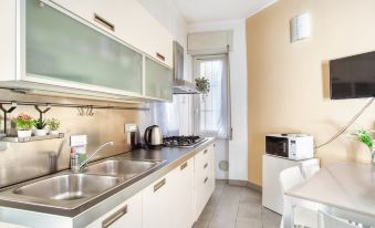 Bright 3BR flat near Park