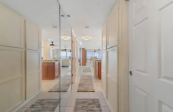 Wrap-Around Balcony and Pool Access - Stunning Beachfront Oasis 레딩턴 비치 호텔