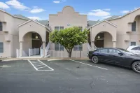 Screened Patio and Two Swimming Pools - Charming Waterfront Oasis