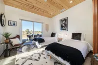 Outdoor Oasis with Hot Tub and Cowboy Tubs - Stunning Desert Retreat