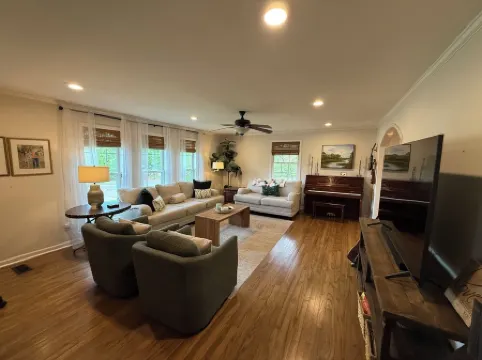 Charming 3 bedroom Masters rental, less than 2 miles from Augusta Nationals!