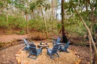 Charming Cabin with Fire Pit and Trail Access - Cozy Mountain Retreat Hotels in Gilmer County