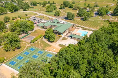 The Eagle's Nest & Bird Watching Hotels in Clear Creek Township