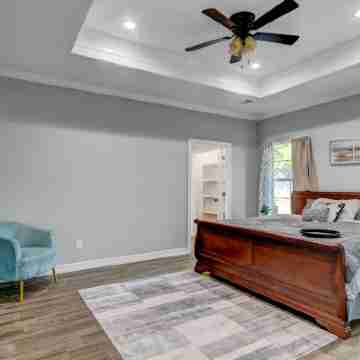 Modern Kitchen and Outdoor Patio Escape - Stylish Family Retreat Rooms