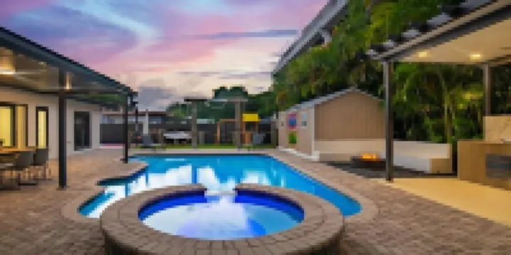 Fun Retreat: 6BR Pool, Games, Jacuzzi, BBQ & More