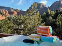 3-Acre Private Designer Villa-Forever Views!