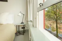 The Red Ox - Super Central Canal View Rooms