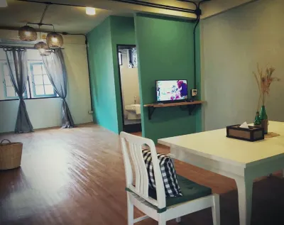 I-DNA PhanatNikhom Hometel Hotel berhampiran Wat Kaew Noi