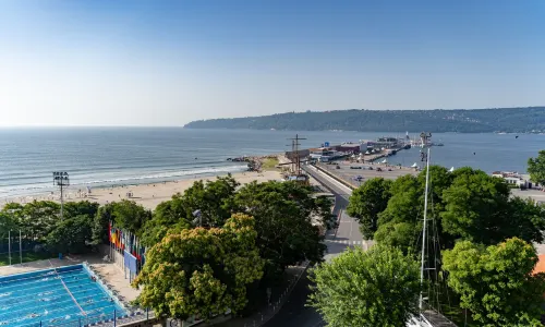 Panorama Hotel - Free EV Charging Station