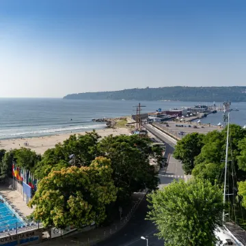 Panorama Hotel - Free EV Charging Station