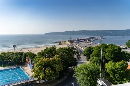 Panorama Hotel - Free EV Charging Station Отели в г. Одесос