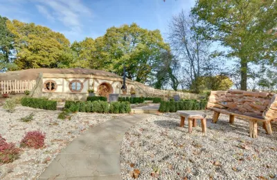 Oastbrook Estate Vineyard Hotels near Teal