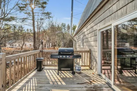 NEW! Relax&Play: HotTub/FirePit/Game Room Paradise Отели в г. Тамворт