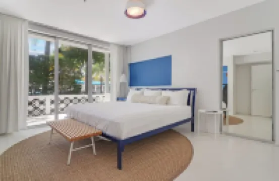 Roami at 250 Collins