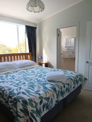 Purple Hen Country Lodge Hotels in 