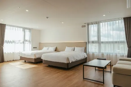 Lemain Hotel Seogwipo Отели рядом с достопримечательностью «Norimae»