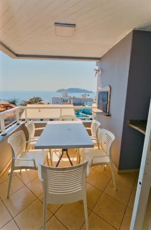 Vista Bella Отели рядом с достопримечательностью «Lagoa Beach»