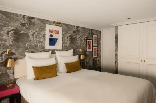 Hôtel Bourgogne & Montana Hotel dekat Jembatan Pont Neuf